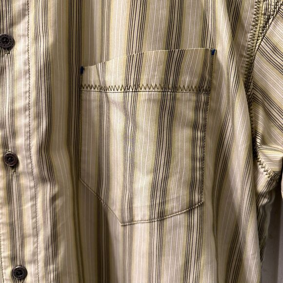 Kuhl Striped Button Up Short Sleeve Shirt Men's Size Large Green Camping Hiking - Picture 6 of 8